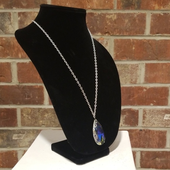 Silver Necklace with Crystal Pendant - Picture 2 of 8